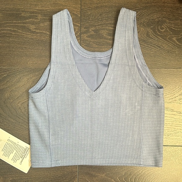 LULULEMON CROPPED TANK TOP. NWT! - Picture 2 of 2